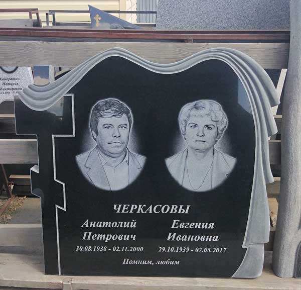 Памятник №156 из черного гранита — фото 2